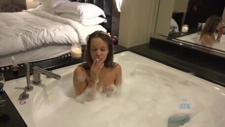 Sex hungry Liza Rowe's reality action